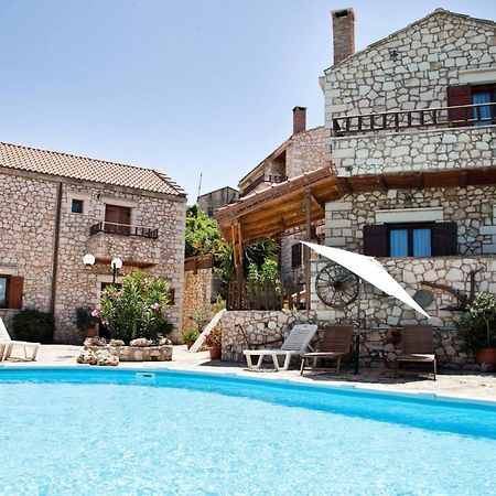 Tsivaras Villas Екстериор снимка