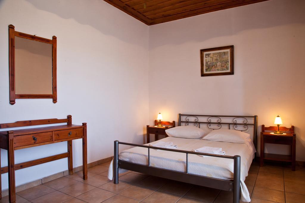 Tsivaras Villas Стая снимка